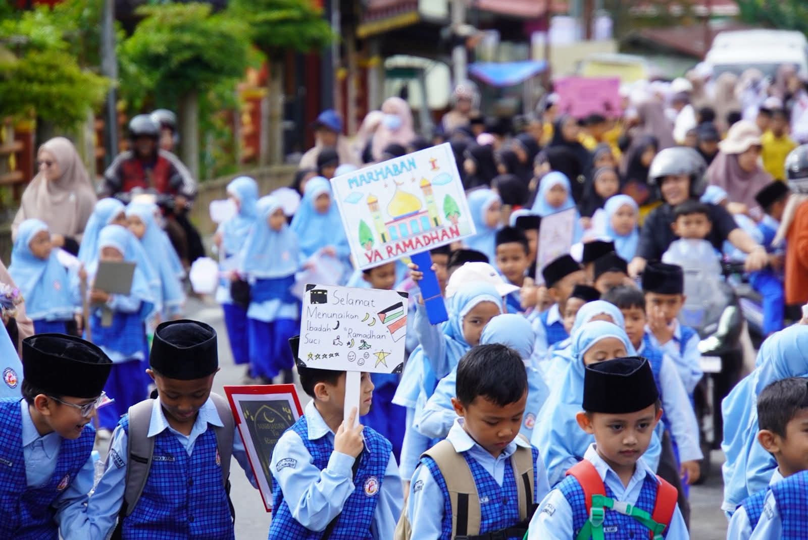 Suasana Pawai Taaruf